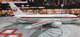 Japan Air Lines (JAL) Boeing 767-246 / JA8231 / B-Models / 1:200 / B-762-JL-231P