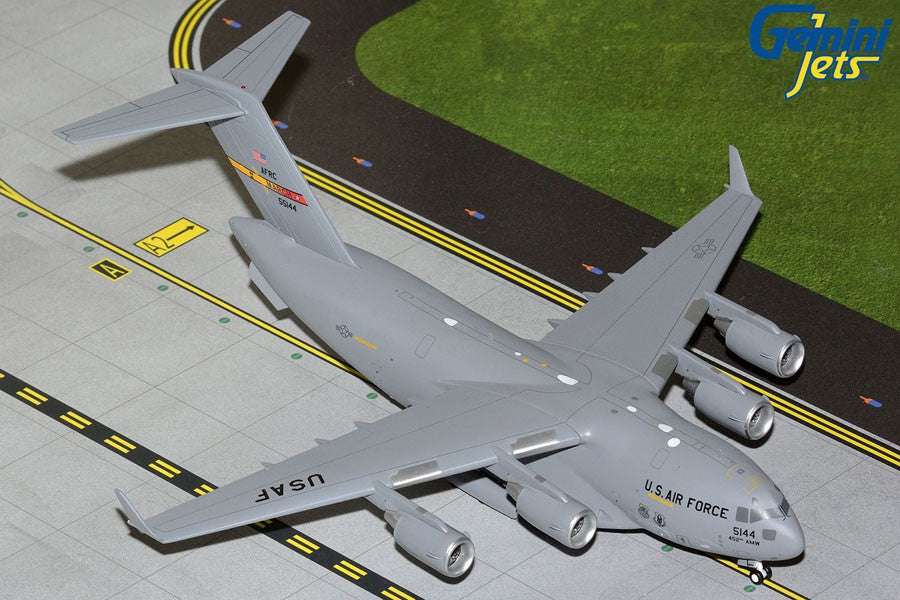 USAF Boeing C-17A Globemaster "March AFB" / 05-5144 / Gemini Jets / 1:200 / G2AFO1392