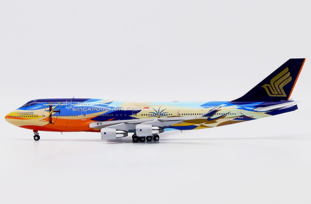 Singapore Airlines Boeing 747-400 "Tropical Megatop" / 9V-SPK/  JC Wings / 1:400 / XX40213
