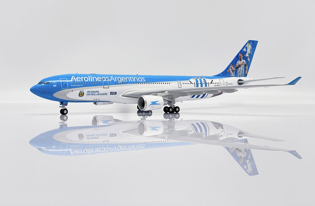 Aerolineas Argentinas Airbus A330-200 "Argentina Football" / LV-FVH /  JC Wings / 1:200 / SA2ARG036 SA2026