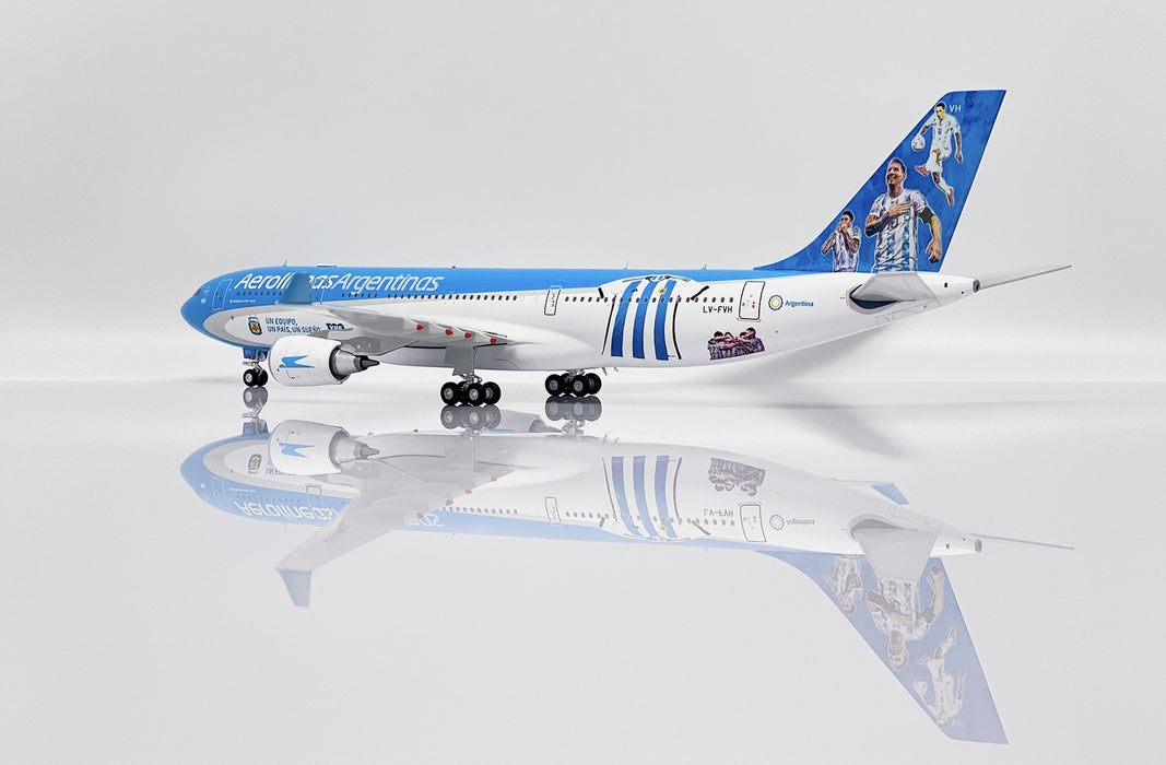 Aerolineas Argentinas Airbus A330-200 "Argentina Football" / LV-FVH /  JC Wings / 1:200 / SA2ARG036 SA2026
