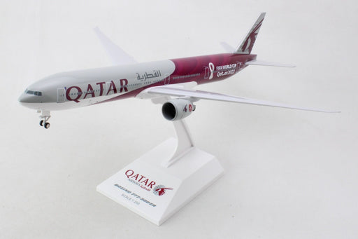 Qatar Airways Boeing 777-300 w/Gear "Soccer" / Skymarks / 1:200 / SKR1141
