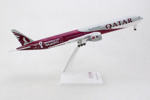 Qatar Airways Boeing 777-300 w/Gear "Soccer" / Skymarks / 1:200 / SKR1141