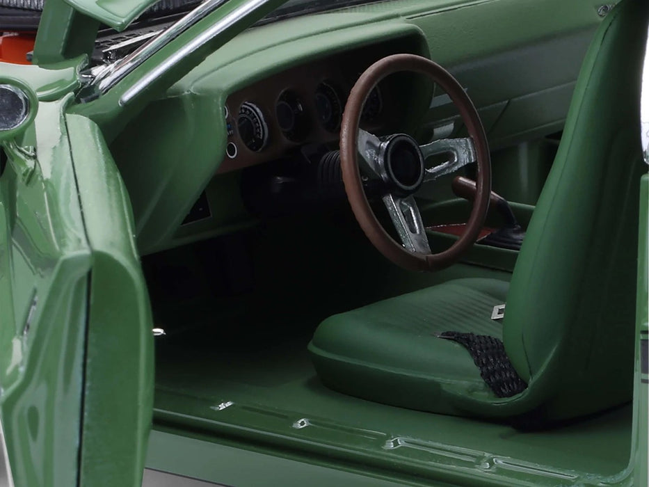 Mr. Norms 1970 Dodge Challenger R/T Hardtop Hemi F8 Green with Green Top & Green Interior - 1/18 - Greenlight - 13700