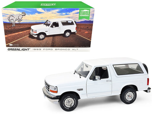 1993 Ford Bronco XLT in Oxford White - 1/18 - Greenlight - 19086 Passion Diecast