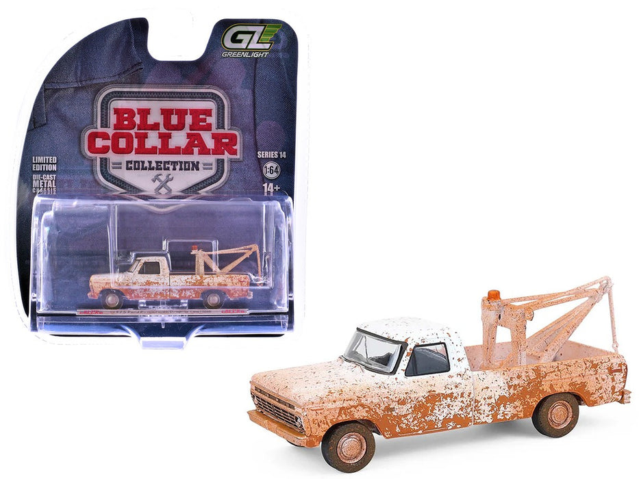 1973 Ford F100 Pickup Truck with Drop-In Tow Hook - Blue Collar Collection Series 14 - 1/64 Greenlight - 35300 B