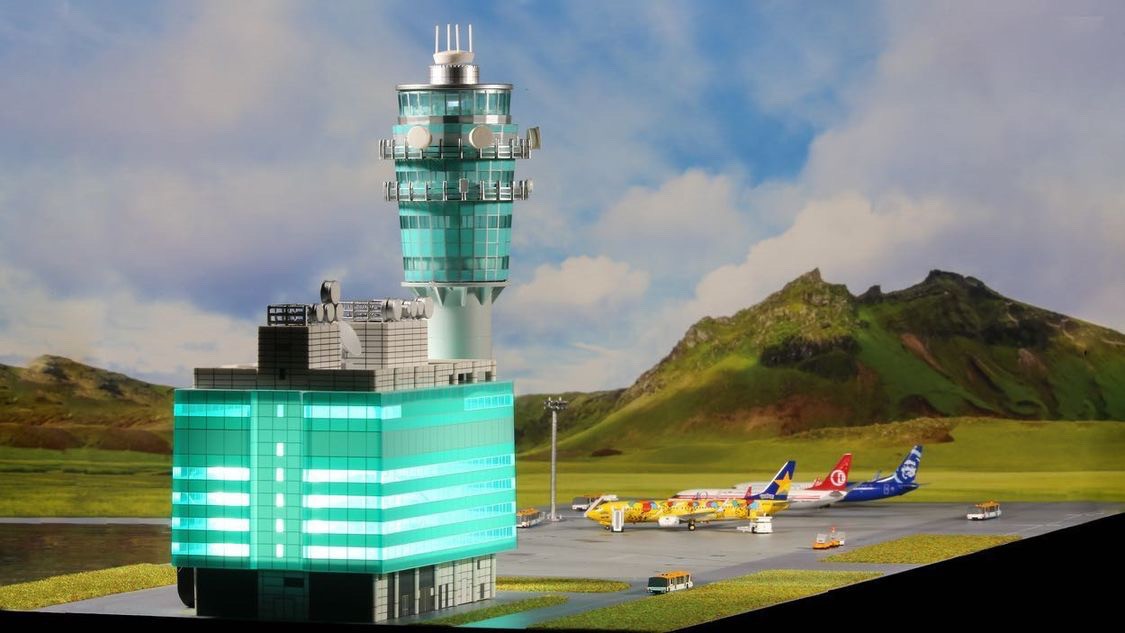 Hong Kong Airport Air Traffic Control Tower Set  / Fantasy Wings / 1:400 /  FWDP-SC-4048