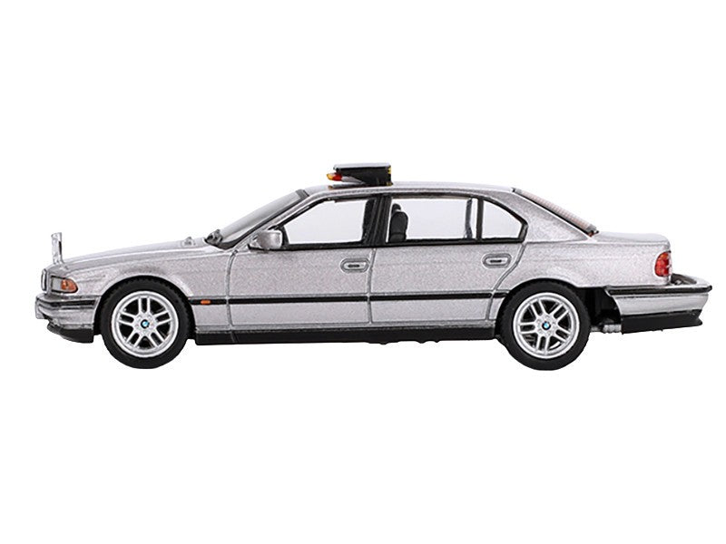 BMW 750IL James Bond 007 Tomorrow Never Dies - English Packaging - Mini GT - 1:64 - MGT00902-007E