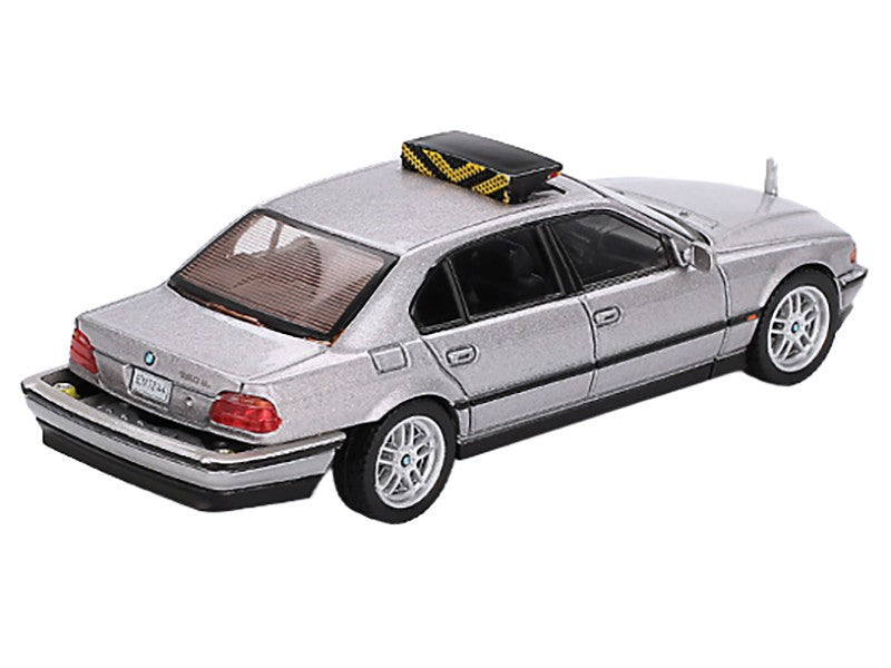BMW 750IL James Bond 007 Tomorrow Never Dies - English Packaging - Mini GT - 1:64 - MGT00902-007E