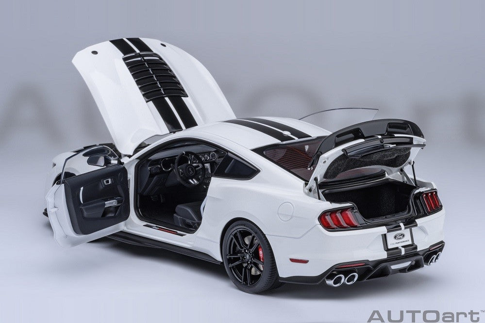 Ford Mustang Shelby GT500 (Oxford Blanc) - Autoart 1/18 - 73095 - Passion Diecast 