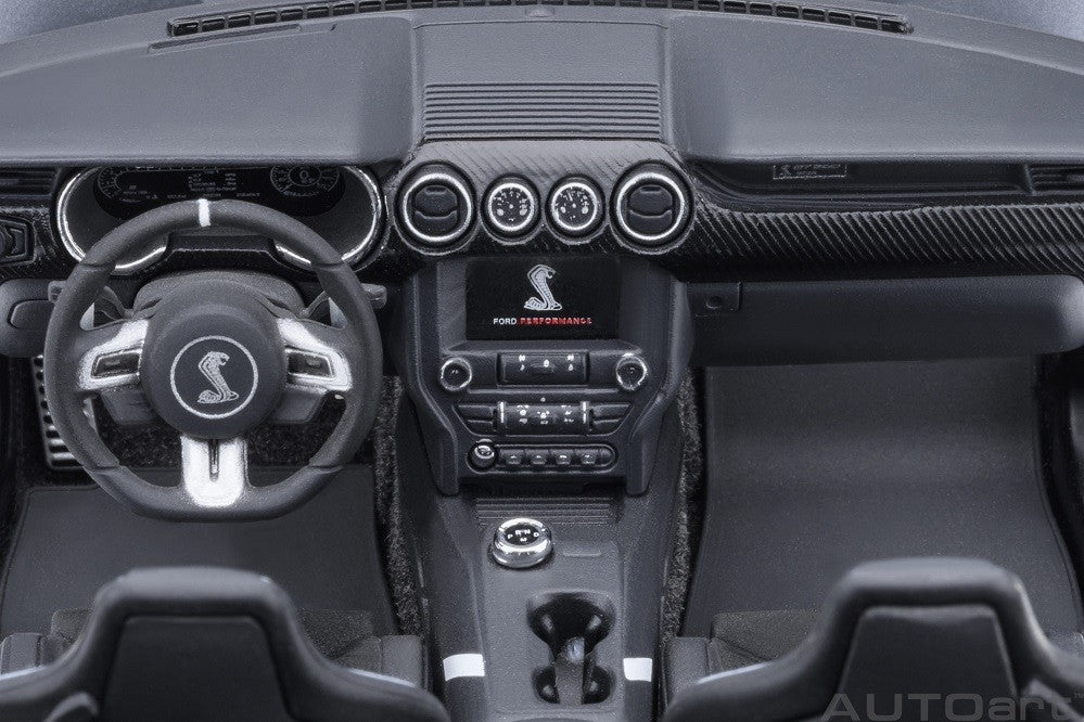 Ford Mustang Shelby GT500 (Argent iconique) - Autoart 1/18 - 73096 - Passion Diecast