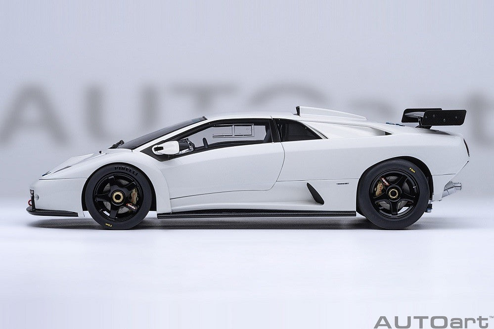 Lamborghini Diablo GTR (Impact White) - Autoart 1/18 - 79136 - Passion Diecast 