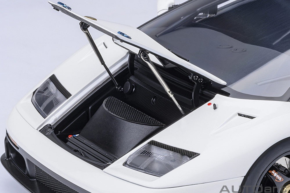 Lamborghini Diablo GTR (Impact White) - Autoart 1/18 - 79136 - Passion Diecast 