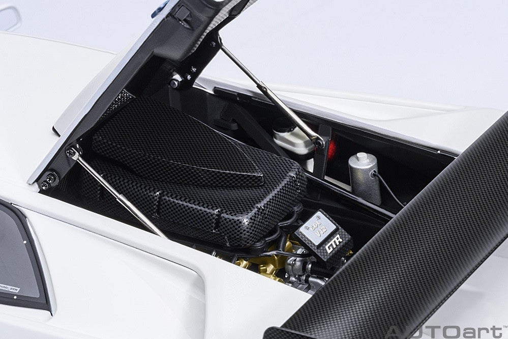 Lamborghini Diablo GTR (Impact White) - Autoart 1/18 - 79136 - Passion Diecast 