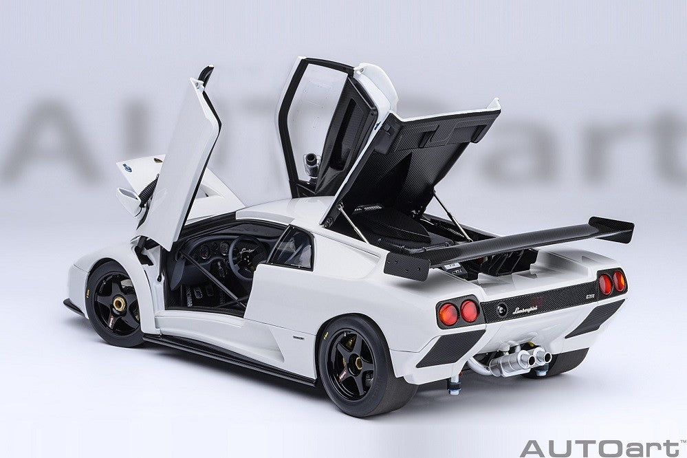 Lamborghini Diablo GTR (Impact White) - Autoart 1/18 - 79136 - Passion Diecast 