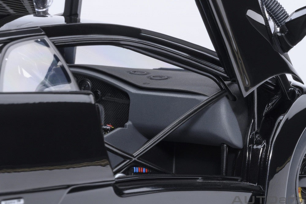 Lamborghini Diablo GTR (Deep Black) - Autoart 1/18 - 79137 - Passion Diecast 