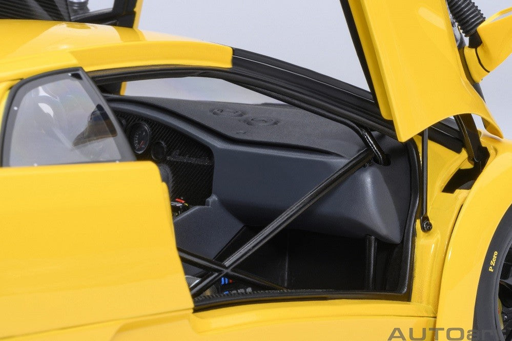 Lamborghini Diablo GTR (Superfly Yellow) - Autoart 1/18 - 79138 - Passion Diecast 