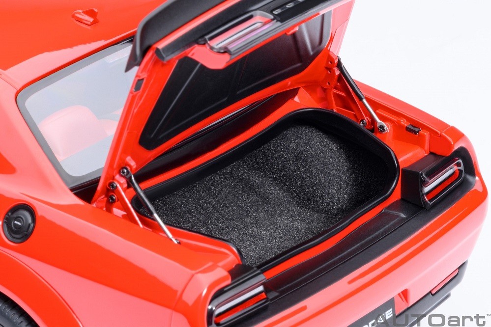 Dodge Challenger SRT Jailbreak 2022 (TorRed) - Autoart 1/18 - 71764 - Passion Diecast 