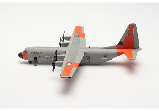 USAF Lockheed-Martin C-130J Super Hercules 61st Airlift SQN Four Horsemen  / Herpa Wings / 1:200 HE57200