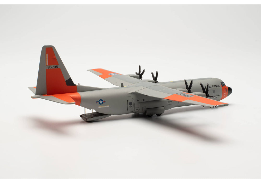 USAF Lockheed-Martin C-130J Super Hercules 61st Airlift SQN Four Horsemen  / Herpa Wings / 1:200 HE57200