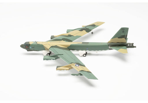 USAF Boeing B-52G 596th BS Operation Secret Squirrel / Herpa Wings / 1:200 HE572767