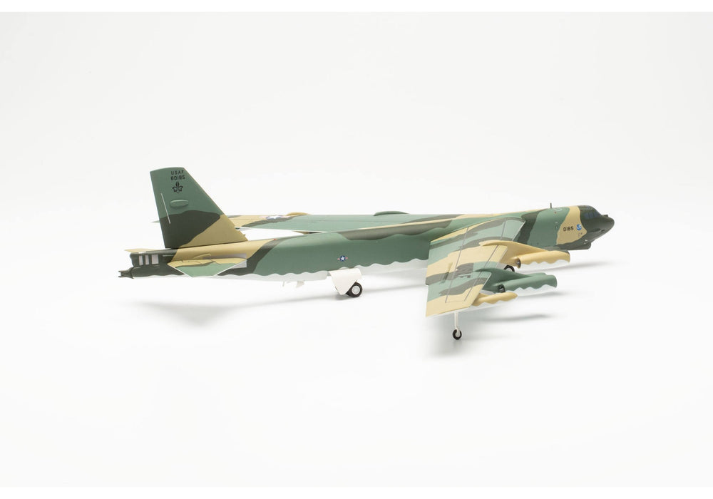 USAF Boeing B-52G 596th BS Operation Secret Squirrel / Herpa Wings / 1:200 HE572767