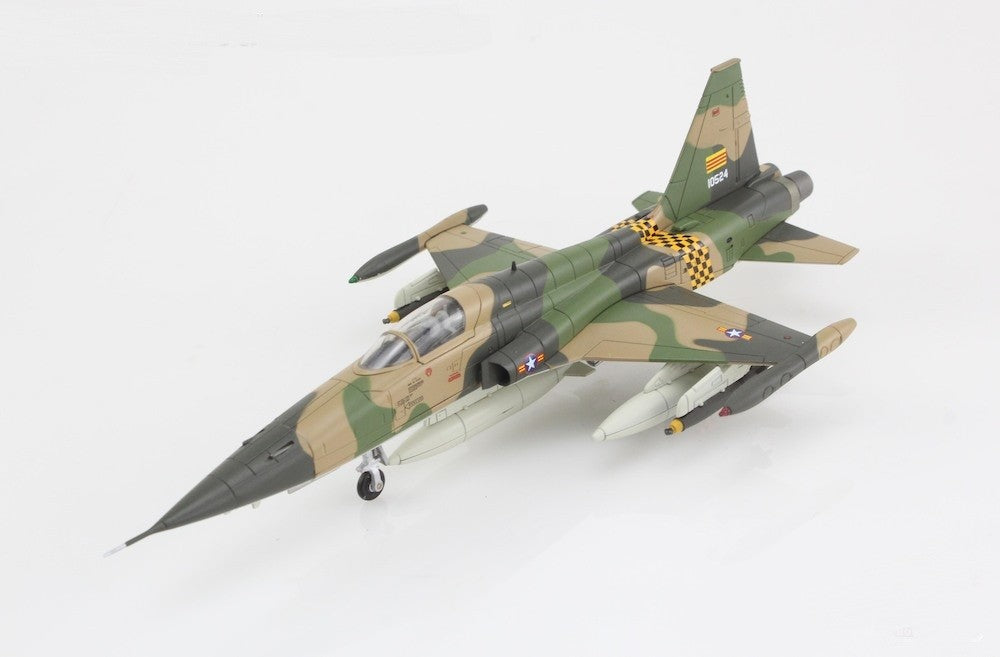 (Preorder) Northrop F-5A Freedom Fighter / VNAF 522nd FS, no. 65-10524, Bien Hoa AB, Vietnam, 1971 / HM 1:72  HA33009