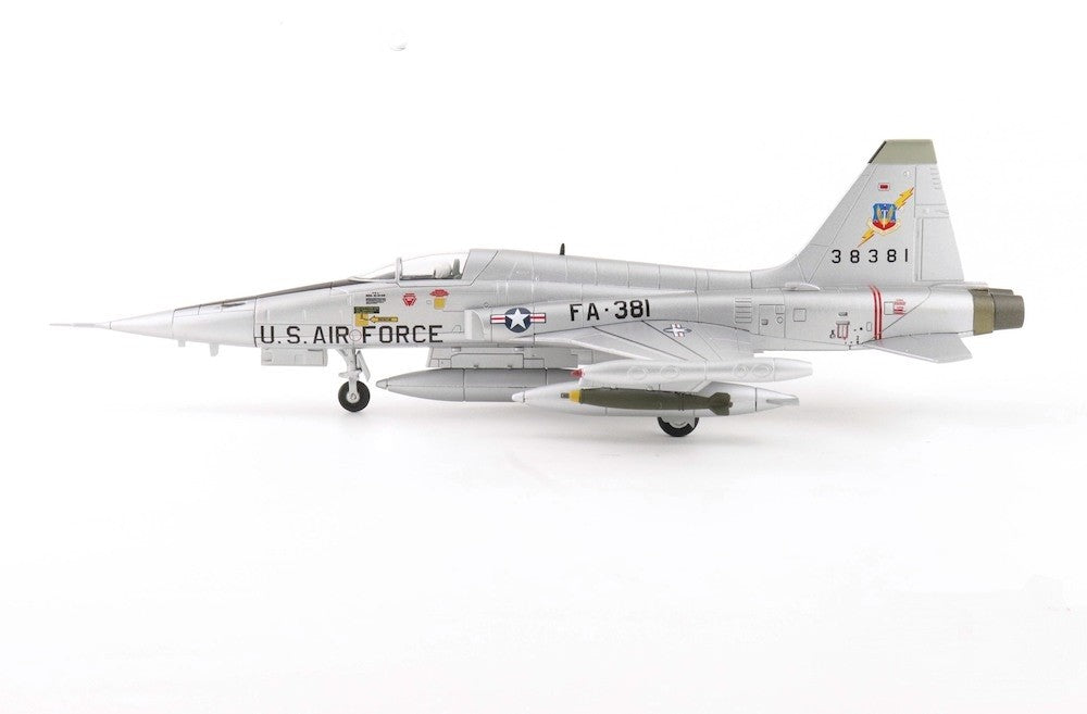 Northrop F-5A Freedom Fighter / USAF, no. 63-8381, 1960s / HM 1:72  HA33007