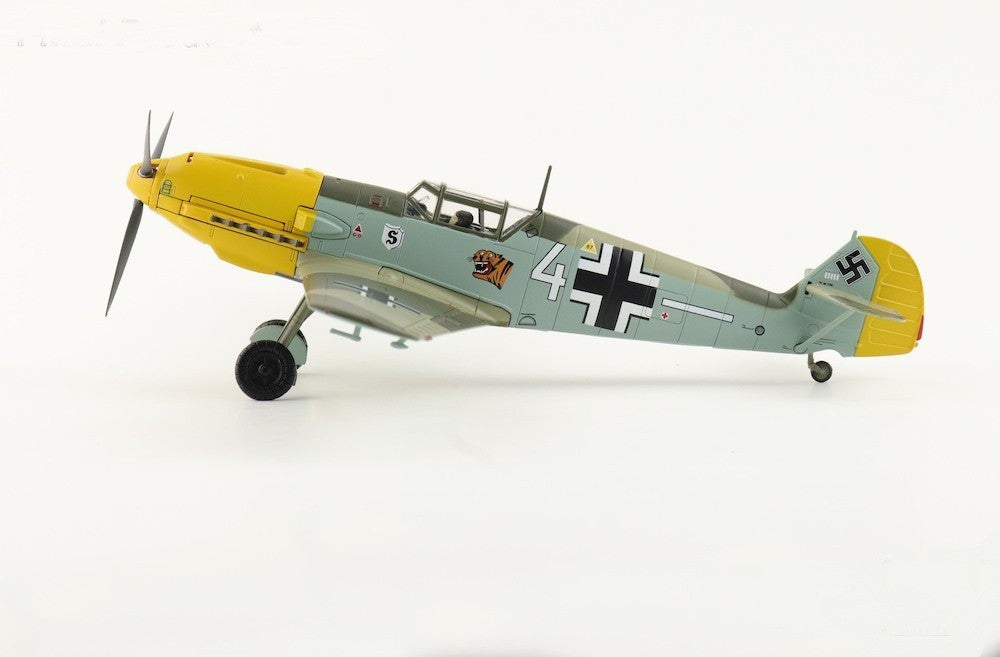 Messerschmitt Bf 109E / Luftwaffe 4/JG 26, Horst Perez, Battle of Britain 1940 / Hobby Master 1:48 HA8730