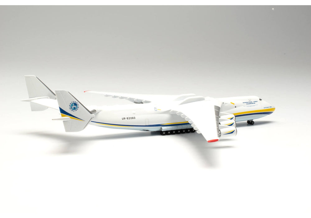 Antonov An-225 Mriya  Herpa 1/400 562287 Passion Diecast 