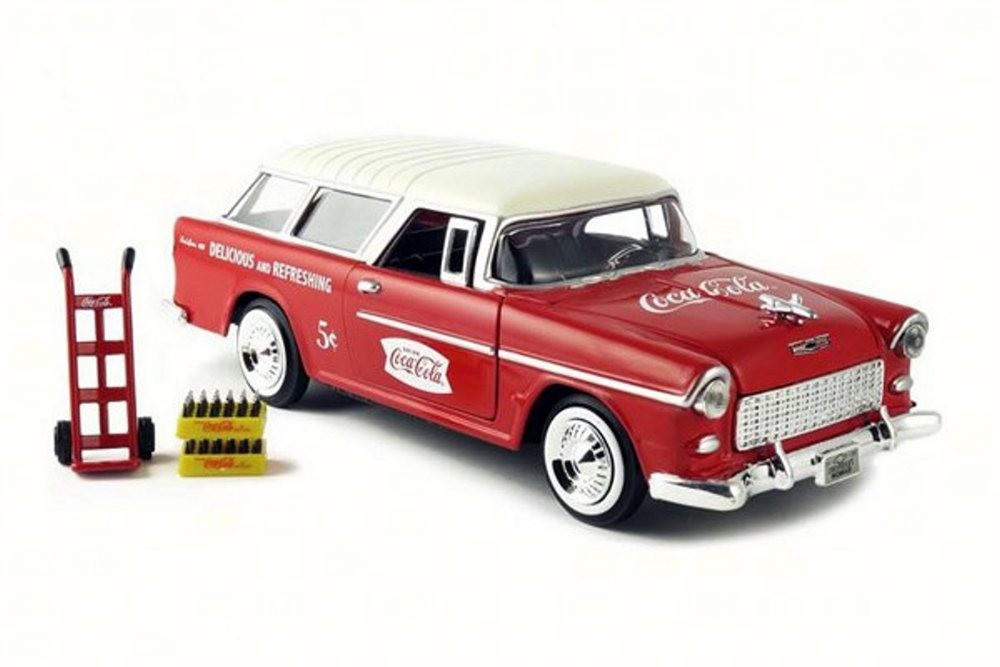 1955 Chevrolet Nomad Coca Cola with 2 bottle cases and metal handcart  - Motor City Classics 1.24  424110