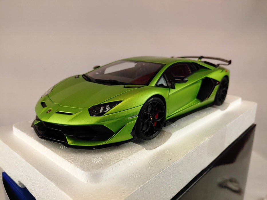 (Used)(Free shipping) Lamborghini Aventador SVJ (Verde Alceo)  - Autoart    1/18 -  79178    Used