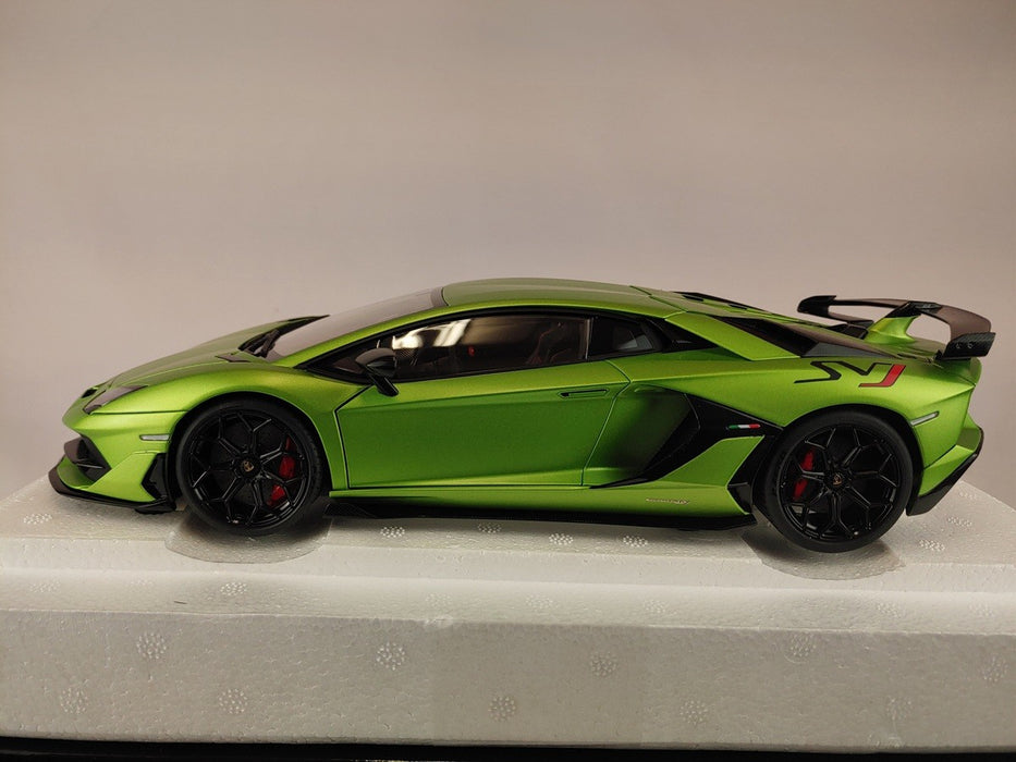 (Used)(Free shipping) Lamborghini Aventador SVJ (Verde Alceo)  - Autoart    1/18 -  79178    Used