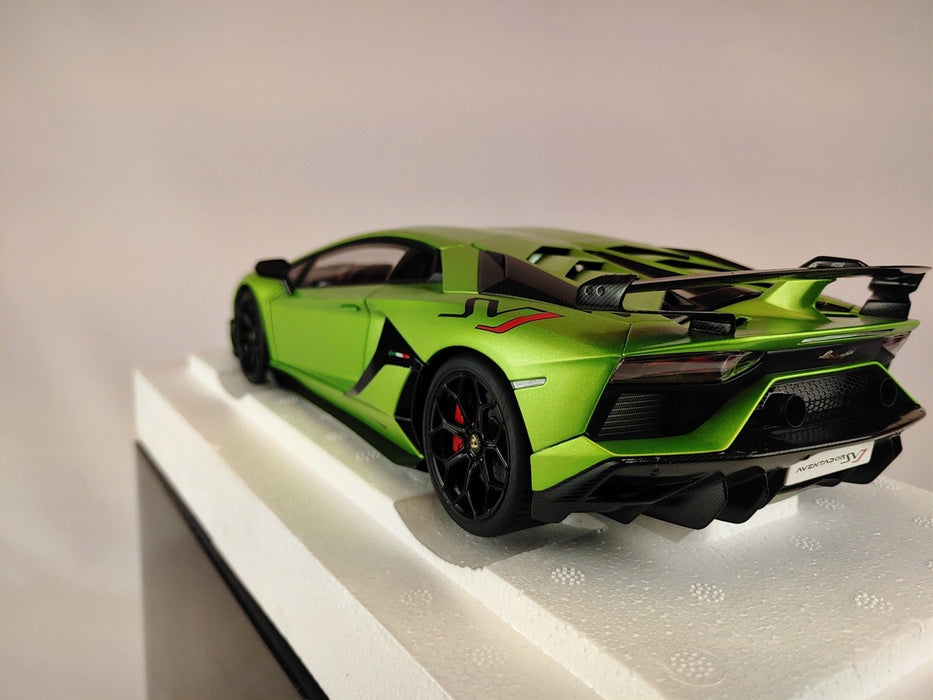(Used)(Free shipping) Lamborghini Aventador SVJ (Verde Alceo)  - Autoart    1/18 -  79178    Used