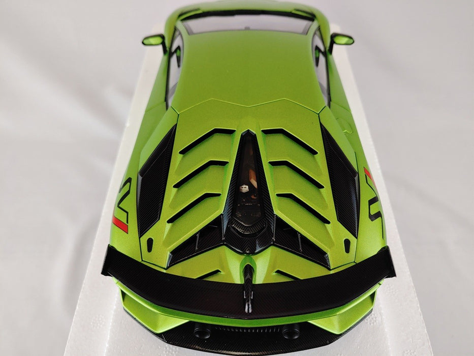 (Used)(Free shipping) Lamborghini Aventador SVJ (Verde Alceo)  - Autoart    1/18 -  79178    Used