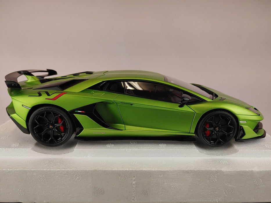 (Used)(Free shipping) Lamborghini Aventador SVJ (Verde Alceo)  - Autoart    1/18 -  79178    Used