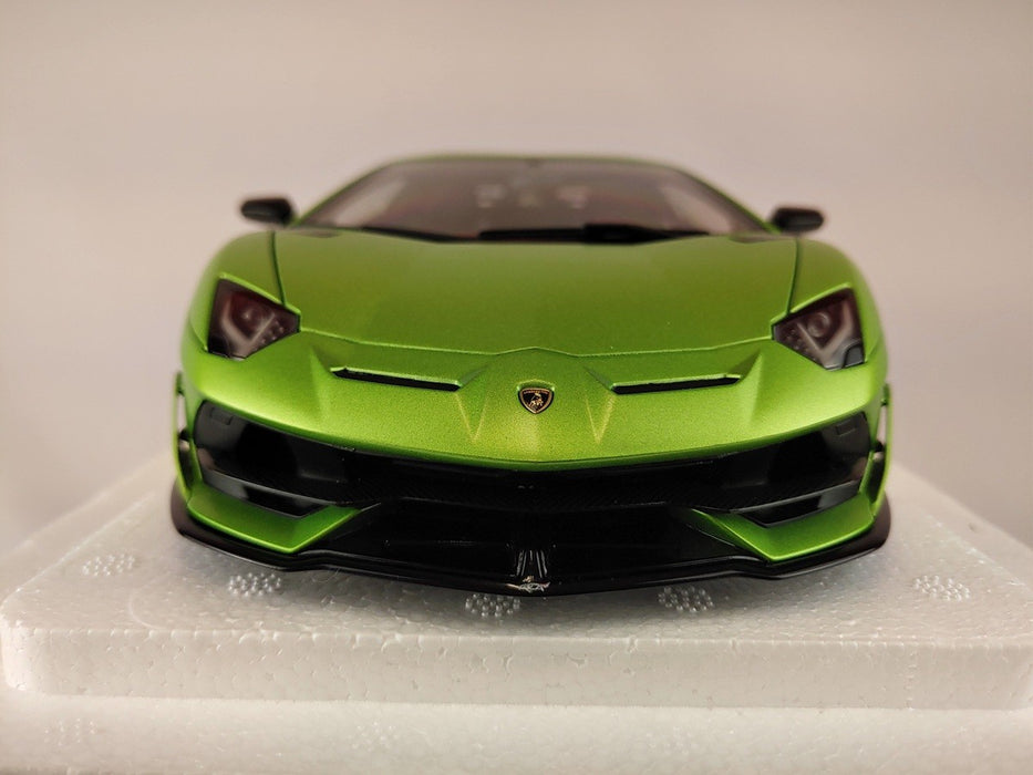 (Used)(Free shipping) Lamborghini Aventador SVJ (Verde Alceo)  - Autoart    1/18 -  79178    Used