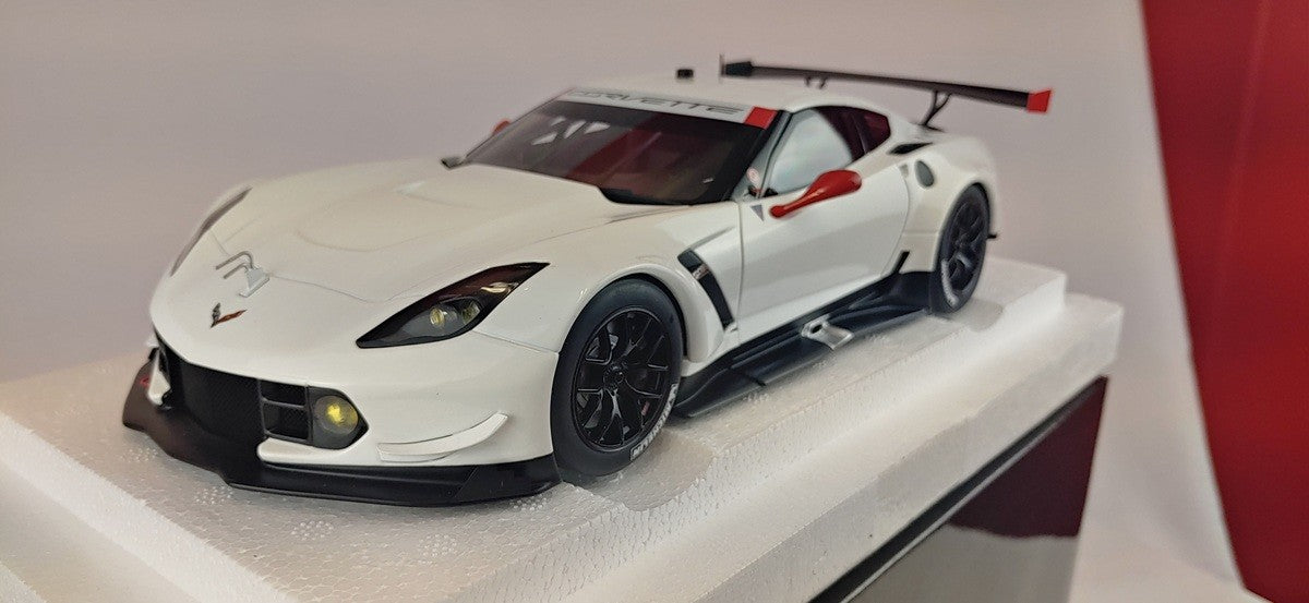 (Used) Chevrolet Corvette C7.R Plain Color Version (White with Red Accents)  - Autoart    1/18 -  81650    Used