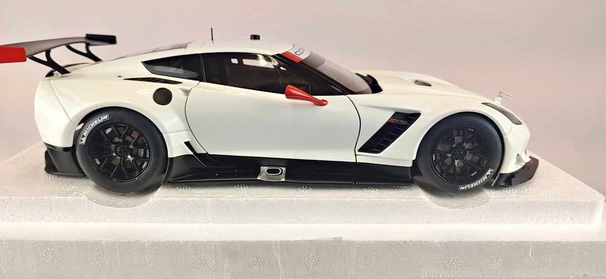 (Used) Chevrolet Corvette C7.R Plain Color Version (White with Red Accents)  - Autoart    1/18 -  81650    Used