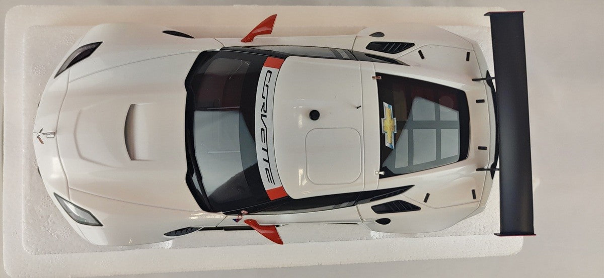 (Used) Chevrolet Corvette C7.R Plain Color Version (White with Red Accents)  - Autoart    1/18 -  81650    Used