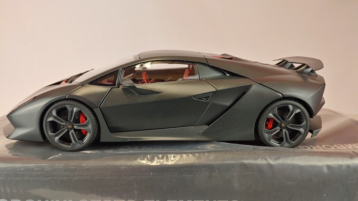 (Used)(Free shipping) LAMBORGHINI SESTO ELEMENTO (CARBON GREY)  Autoart 74671   Used