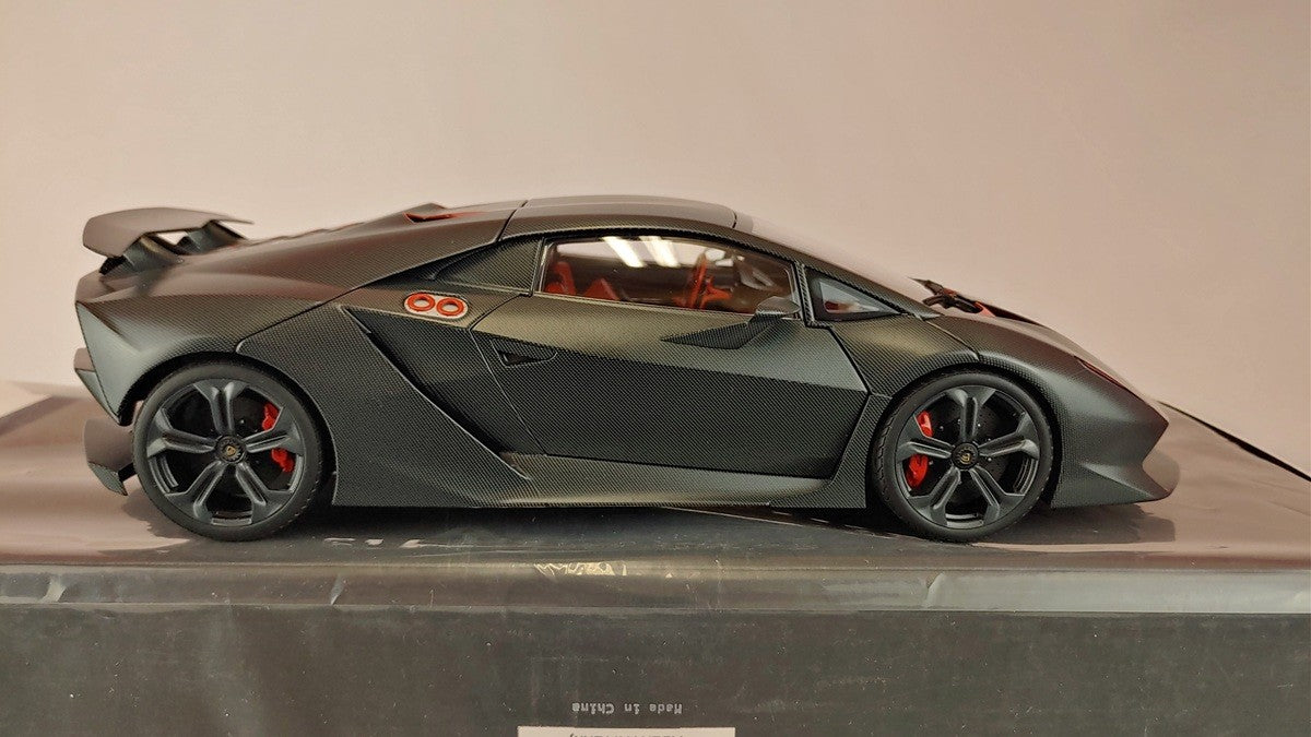 (Used)(Free shipping) LAMBORGHINI SESTO ELEMENTO (CARBON GREY)  Autoart 74671   Used