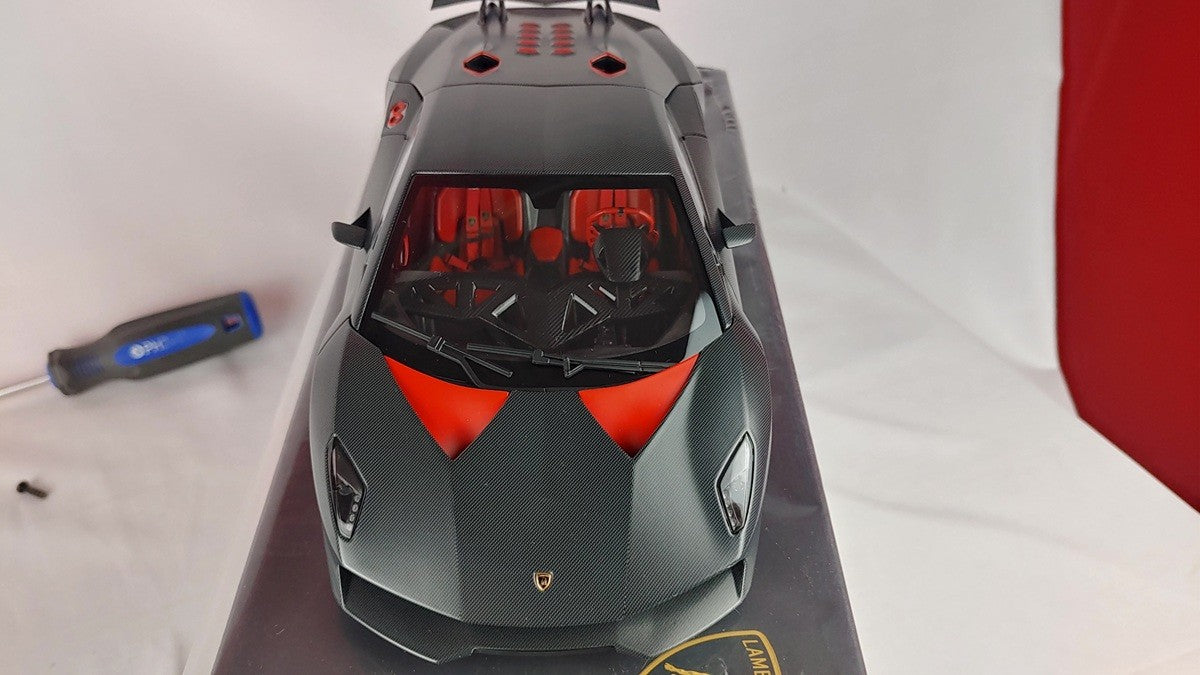 (Used)(Free shipping) LAMBORGHINI SESTO ELEMENTO (CARBON GREY)  Autoart 74671   Used
