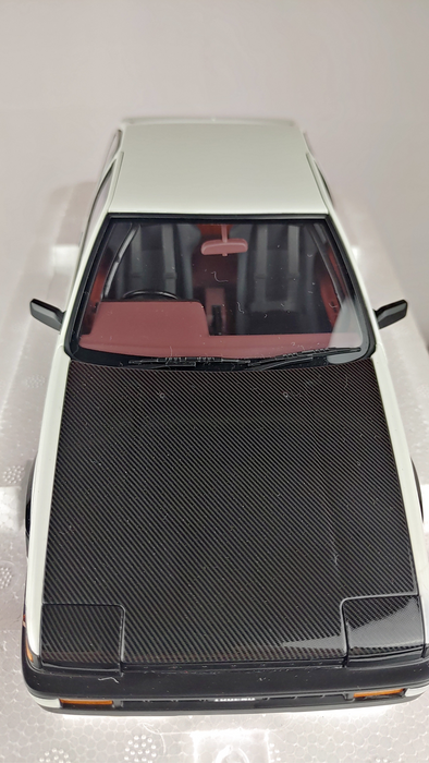 (Used)(Free shipping) Toyota Sprinter Trueno (AE86)  Project D  Final version - Autoart    1/18 -  78786    Used