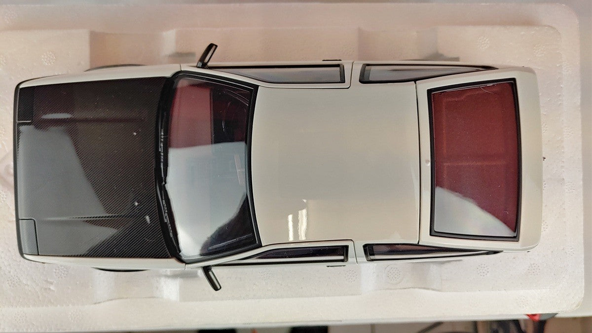 (Used)(Free shipping) Toyota Sprinter Trueno (AE86)  Project D  Final version - Autoart    1/18 -  78786    Used