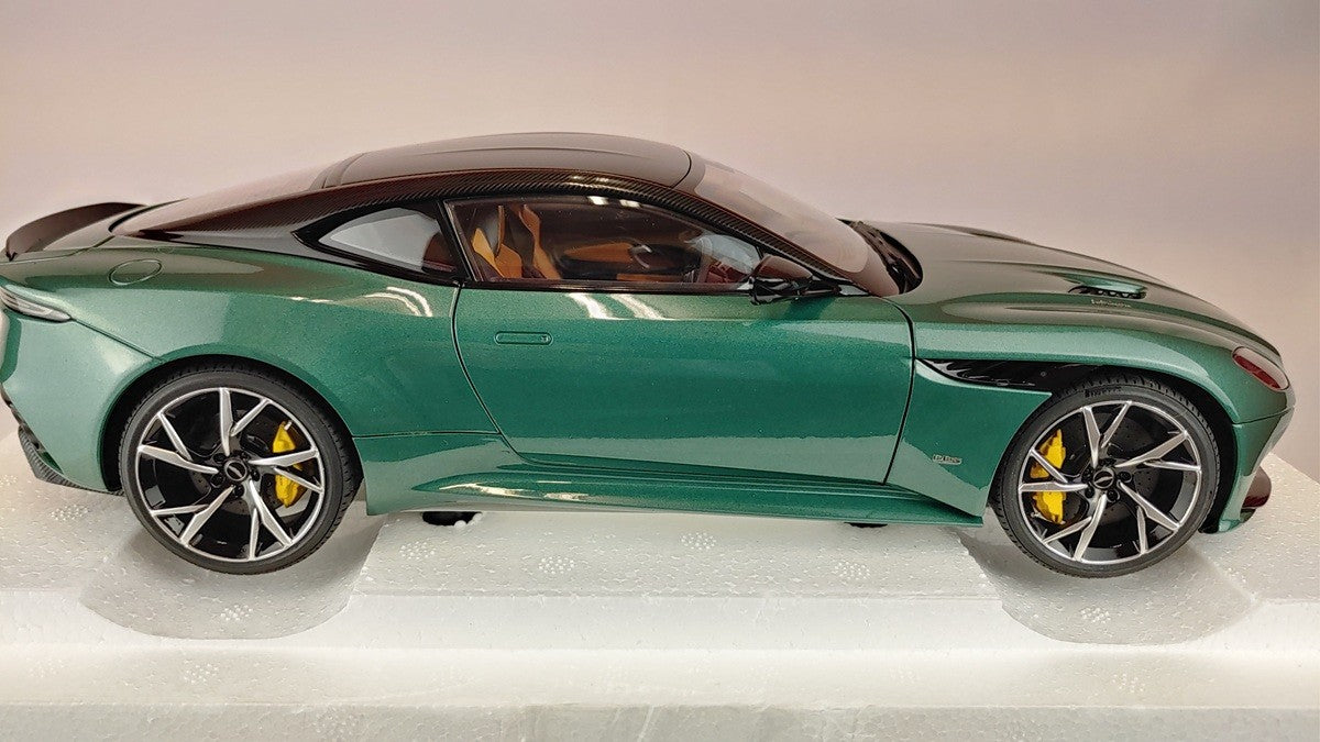 (Used)(Free shipping)  Aston Martin Aston Martin DBS Superleggera Racing Green 1/18 AUTOART 70297 Used