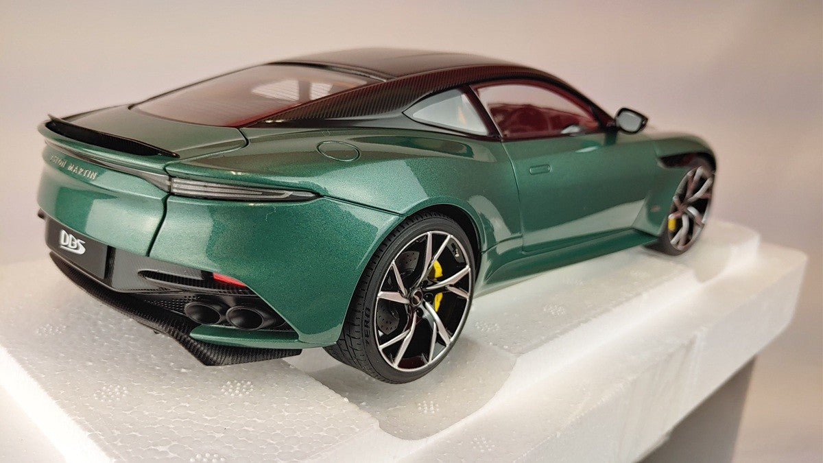 (Used)(Free shipping)  Aston Martin Aston Martin DBS Superleggera Racing Green 1/18 AUTOART 70297 Used