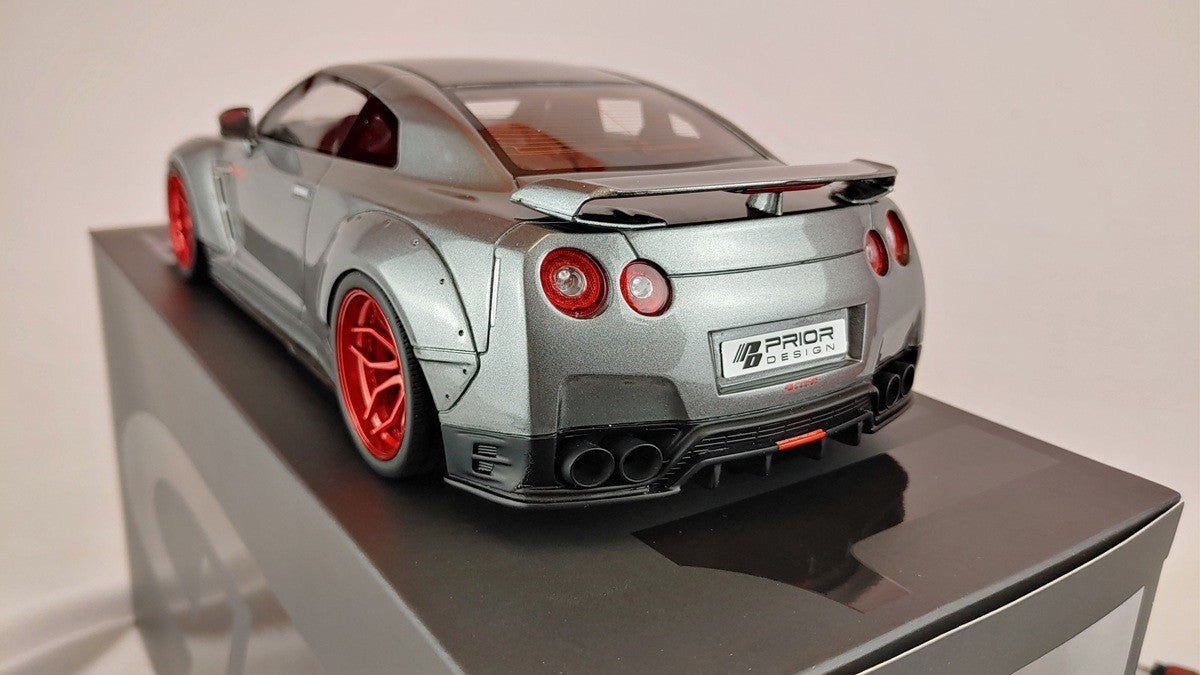 (Used)(Free shipping) Nissan GT-R R35 Modified by Prior Design Grey - GT Spirit  1/18 -  GT243 Used