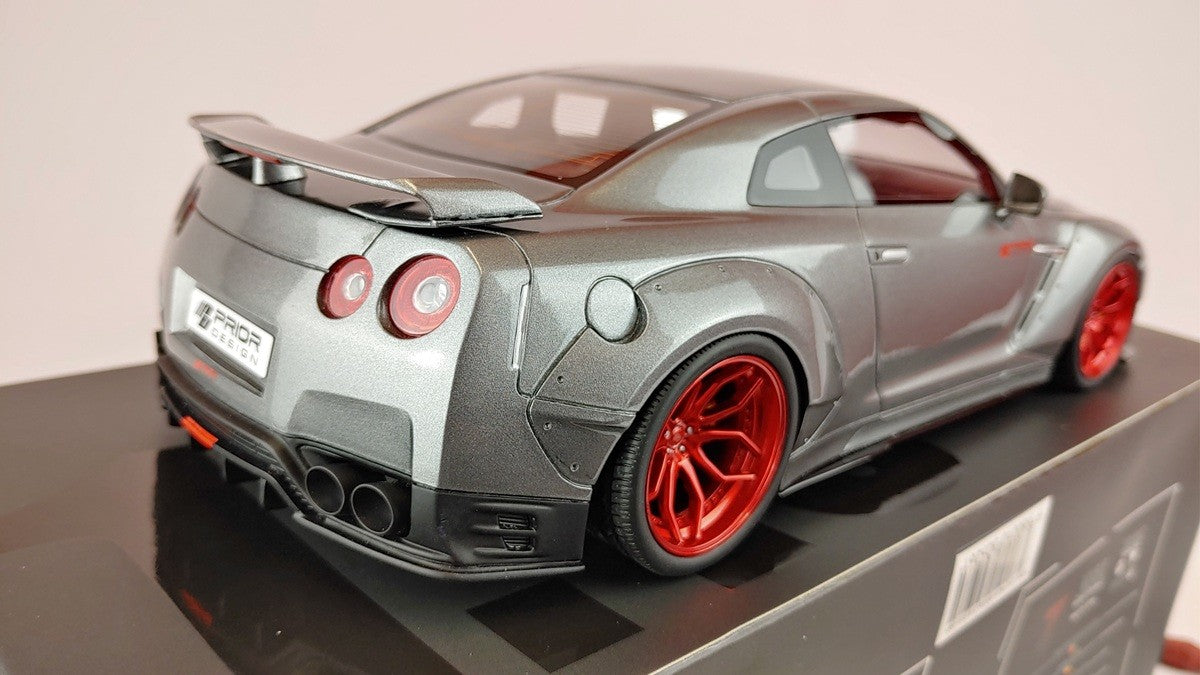 (Used)(Free shipping) Nissan GT-R R35 Modified by Prior Design Grey - GT Spirit  1/18 -  GT243 Used