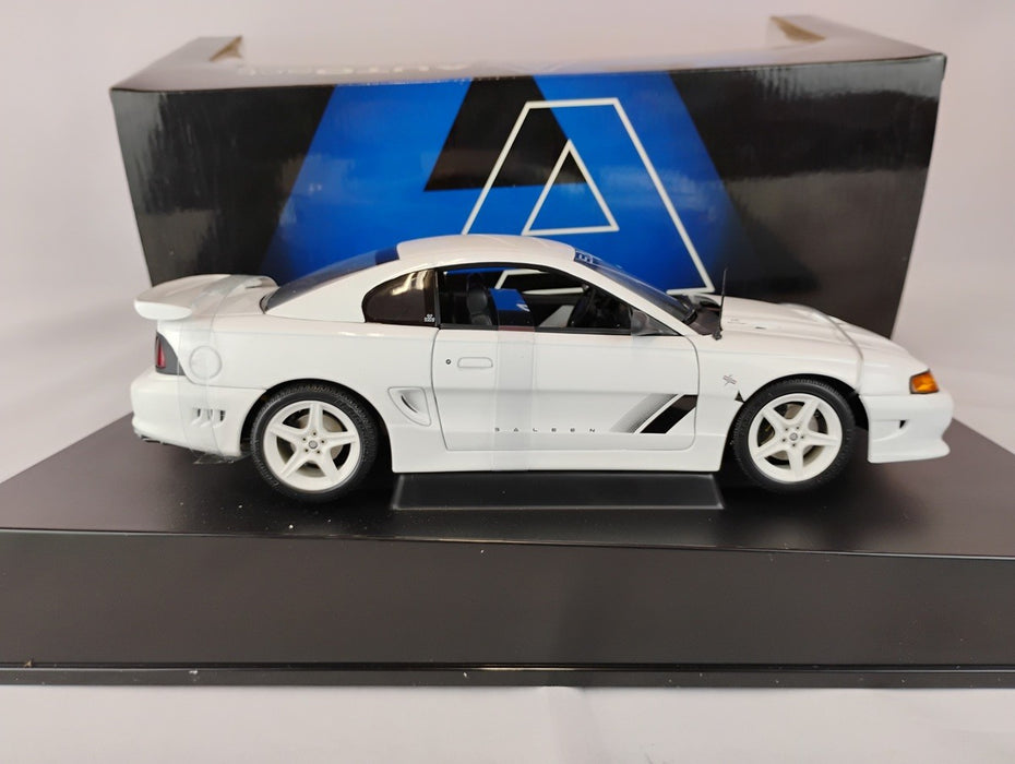 (Used)(Free shipping)  FORD MUSTANG SALEEN S 351 1998 (BLANC)  AUTOART 72721    Used